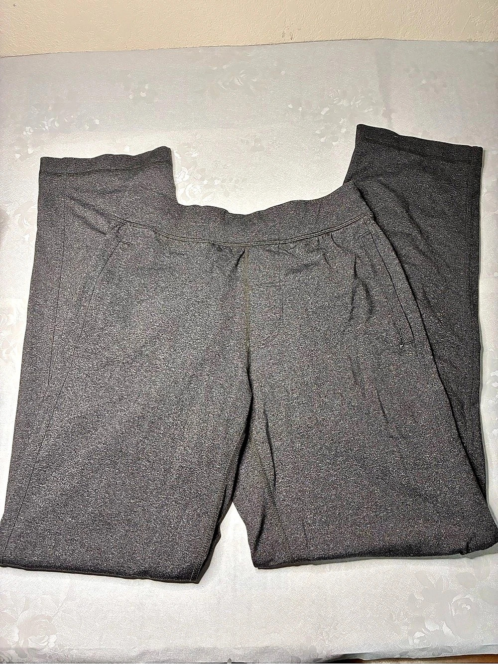 Lululemon Kung Fu Pants Men’s Gray Size Small Drawstring Waist